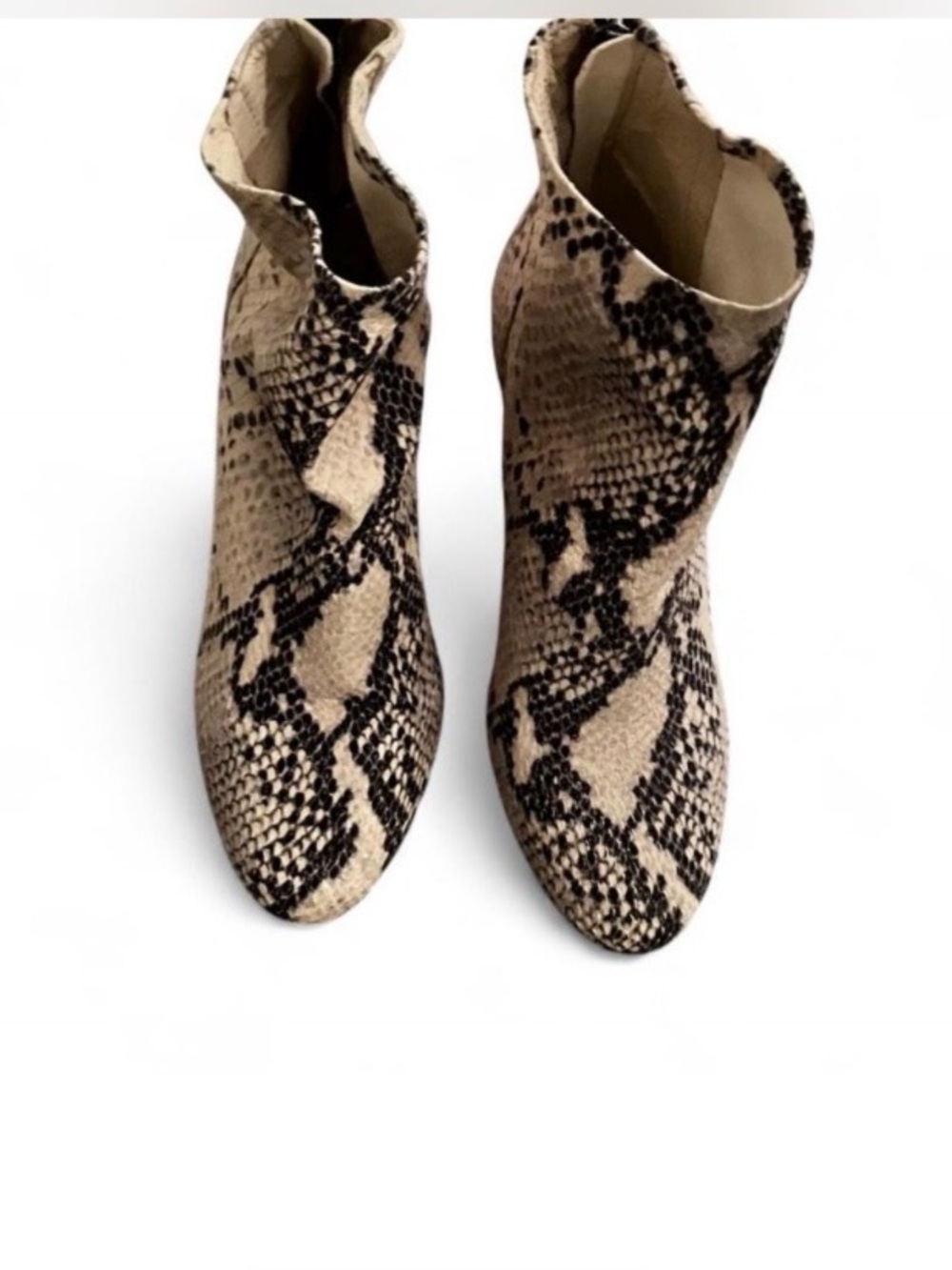 Edgy,rock star ⭐️ vibes,Steve Madden Beige and Black Snakeskin Booties
